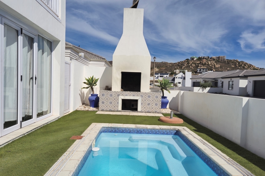 4 Bedroom Property for Sale in Sandy Point Western Cape